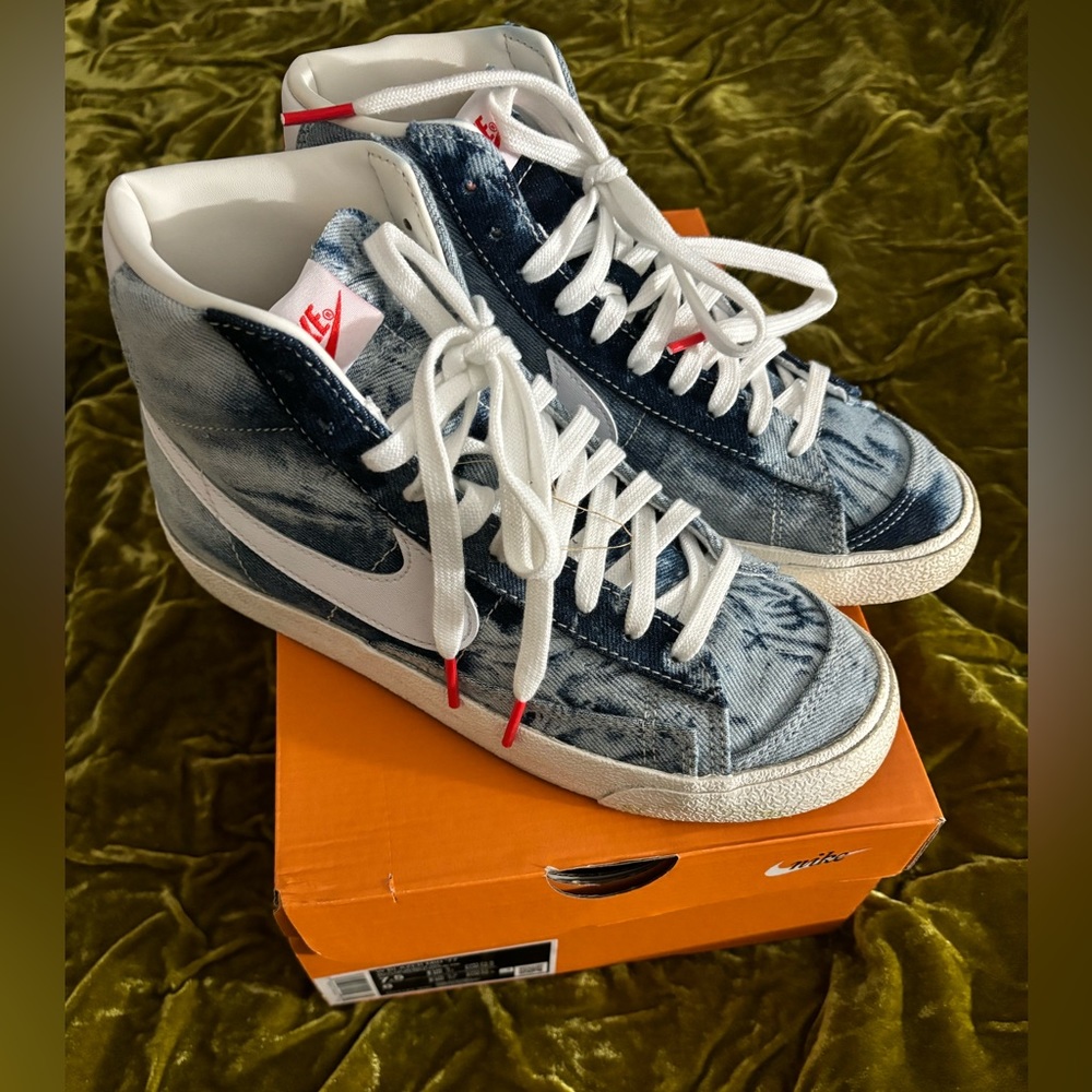 Women mid 77 blazers